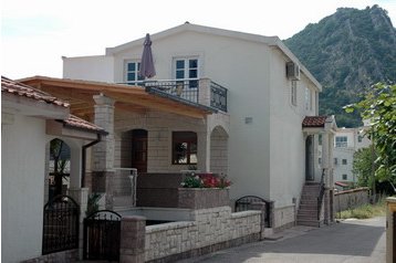 Muntenegru Privát Buljarica, Exteriorul
